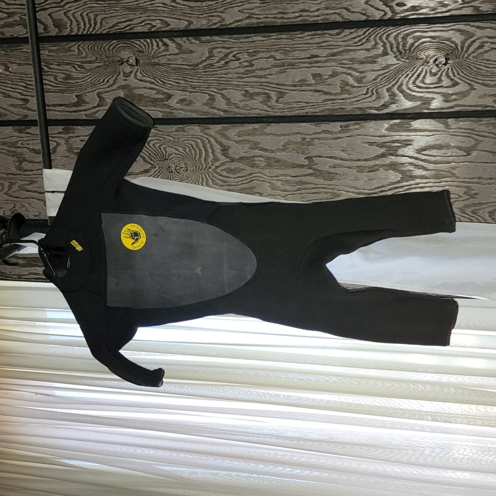 Body Glove Wet Suit Juniors Sz 10